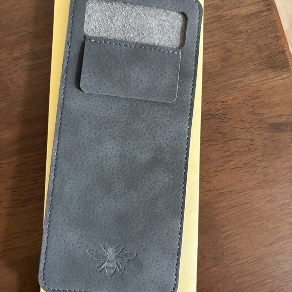 Archer and Olive Folio, Color Pencils, Pencil Pouch - Picture 3 of 4